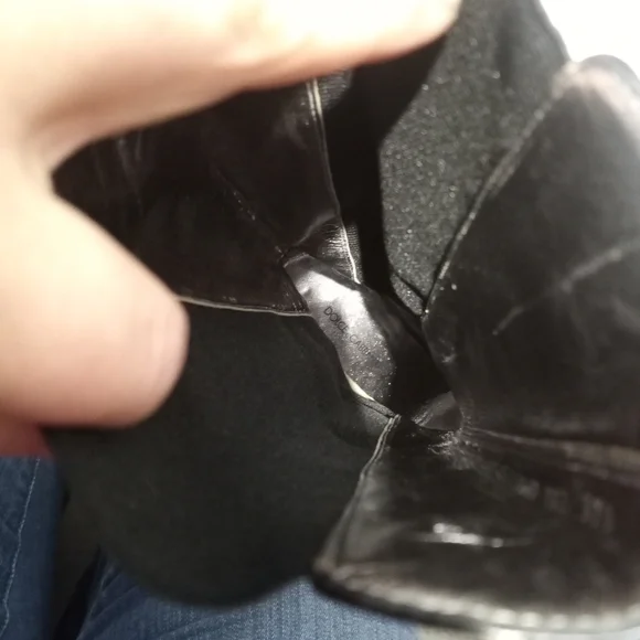 Final Sale - DOLCE & GABBANA Black Patent Pull-on Stiletto Boots, size 37½ - Picture 7 of 9